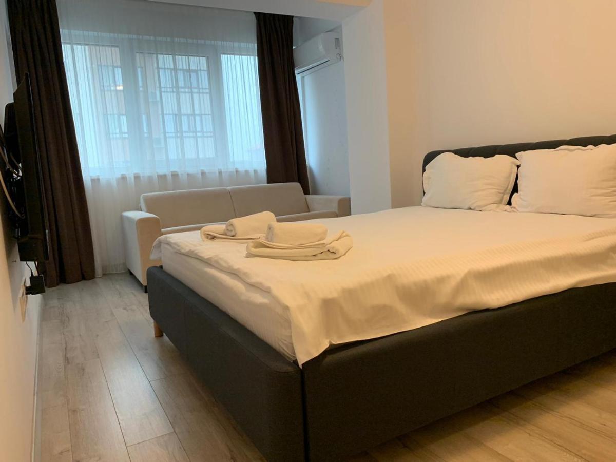 Luxury Apartments Newton By Glam Iasi Bagian luar foto