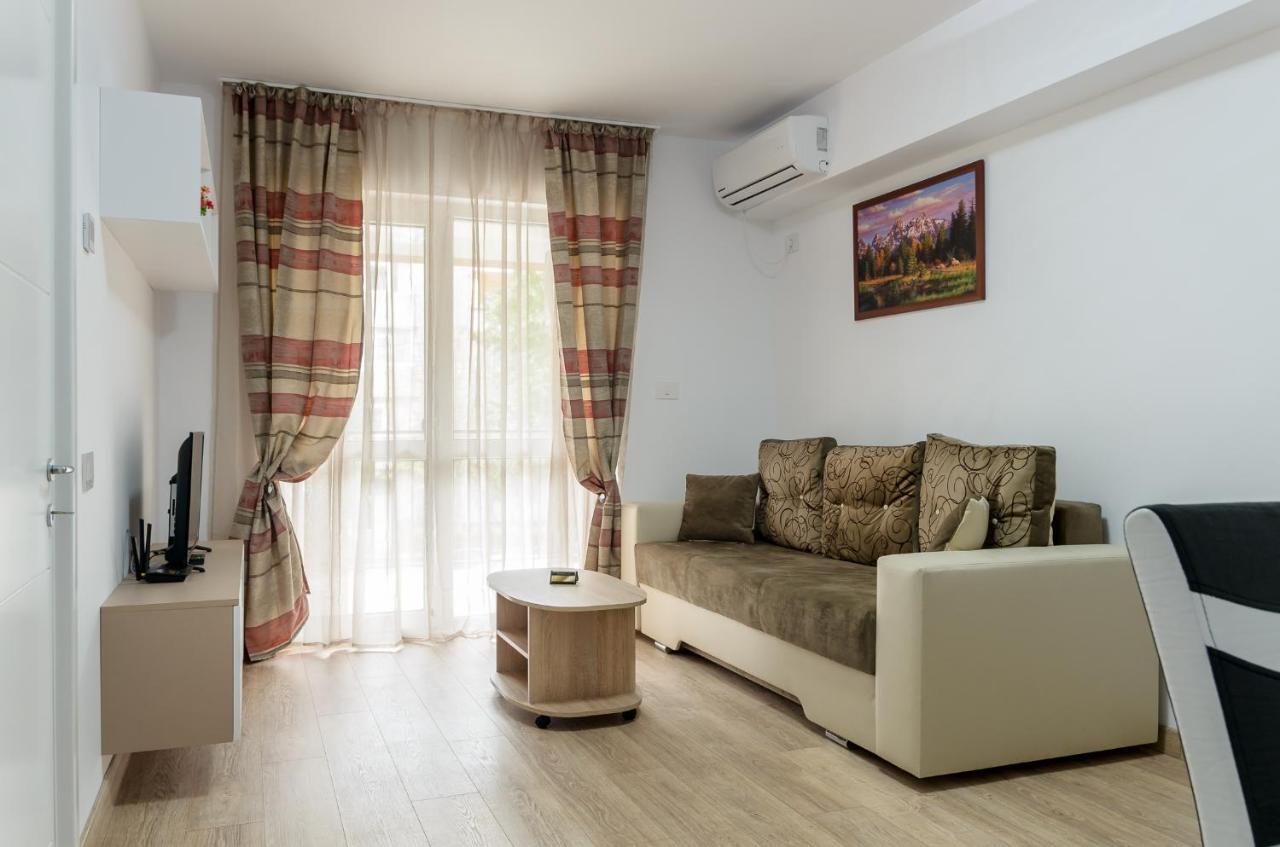 Luxury Apartments Newton By Glam Iasi Bagian luar foto