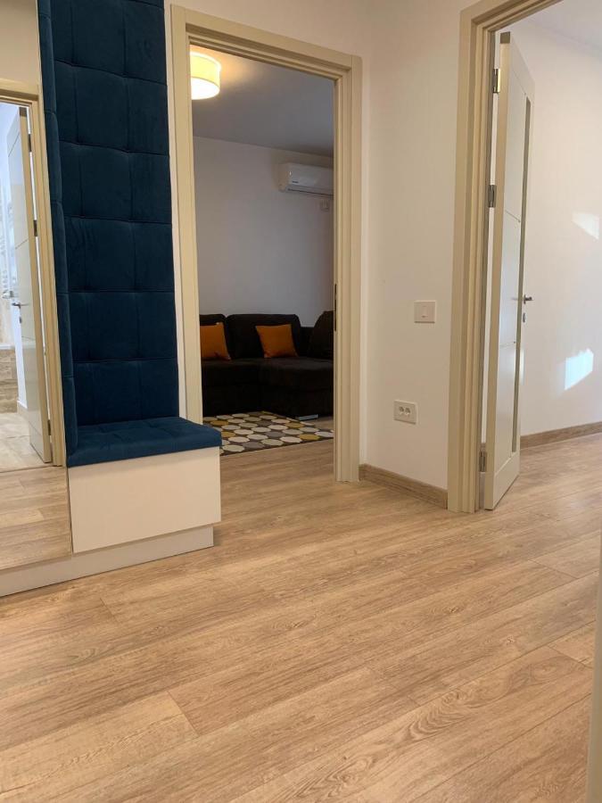 Luxury Apartments Newton By Glam Iasi Bagian luar foto
