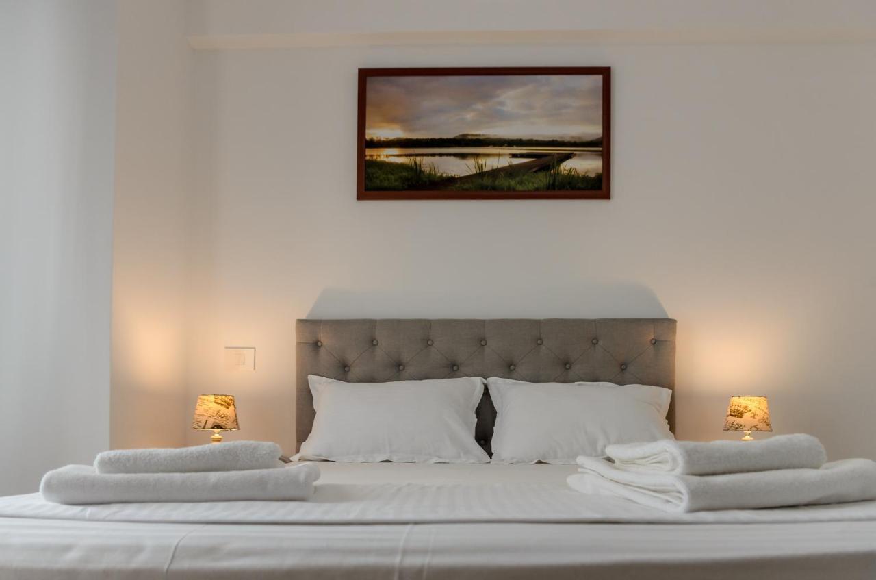 Luxury Apartments Newton By Glam Iasi Bagian luar foto