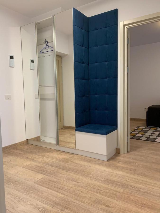 Luxury Apartments Newton By Glam Iasi Bagian luar foto