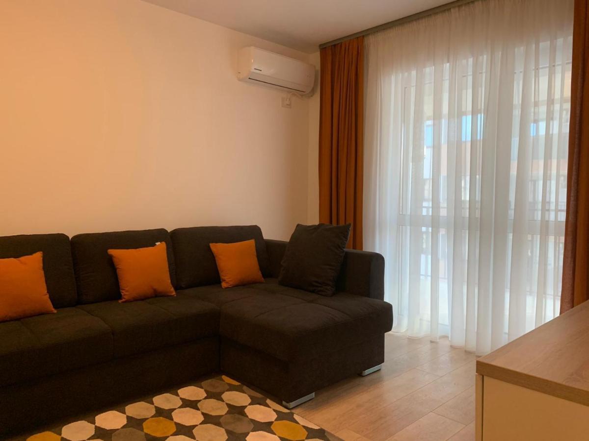 Luxury Apartments Newton By Glam Iasi Bagian luar foto