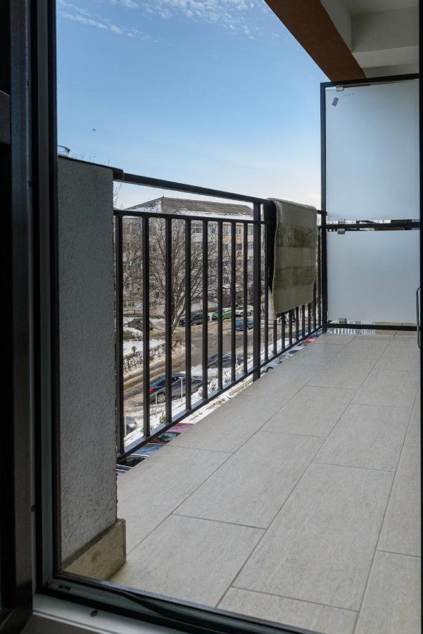 Luxury Apartments Newton By Glam Iasi Bagian luar foto