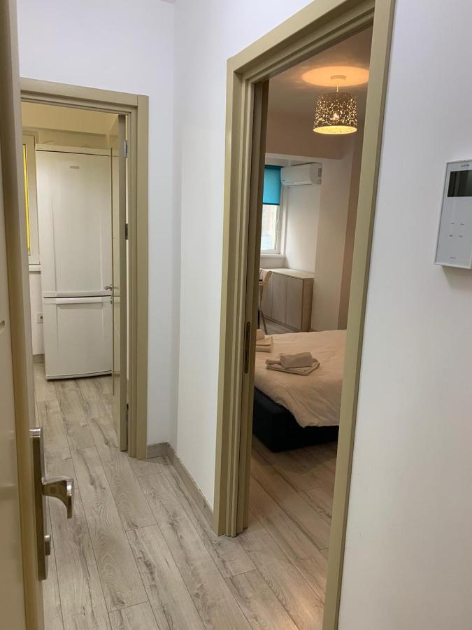 Luxury Apartments Newton By Glam Iasi Bagian luar foto