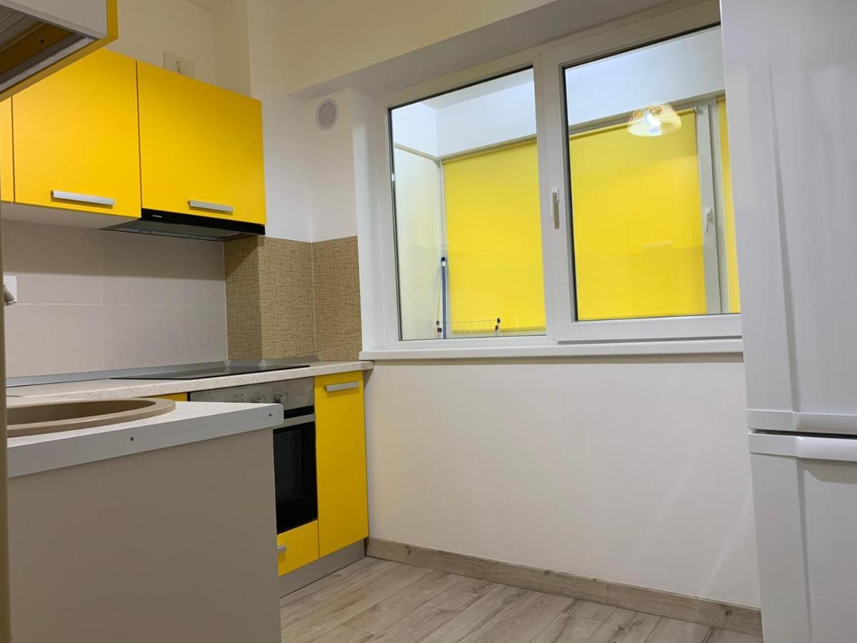 Luxury Apartments Newton By Glam Iasi Bagian luar foto