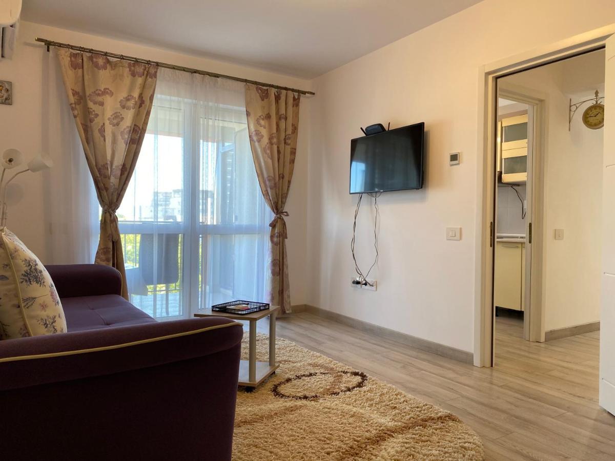 Luxury Apartments Newton By Glam Iasi Bagian luar foto