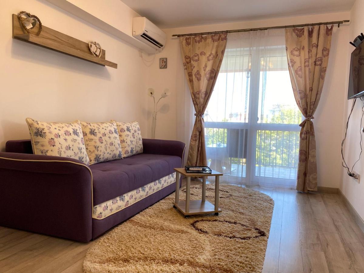 Luxury Apartments Newton By Glam Iasi Bagian luar foto