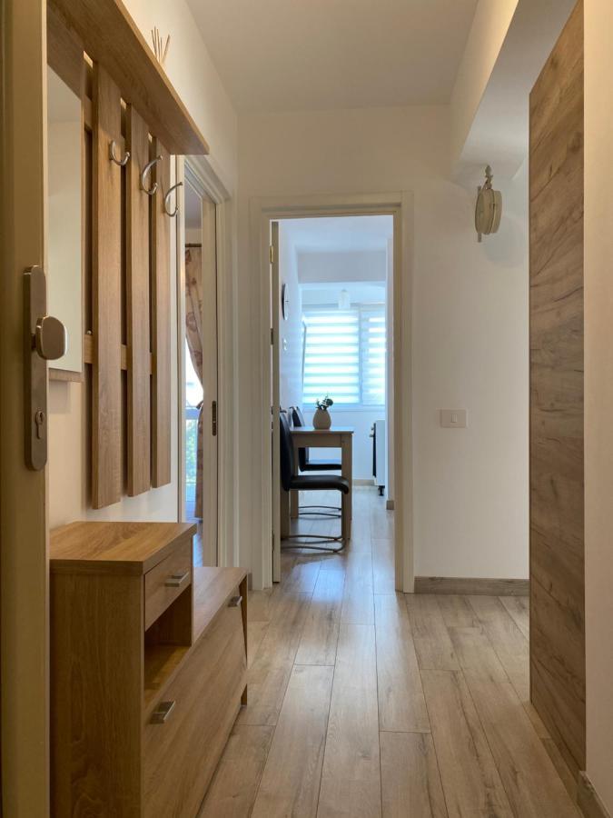 Luxury Apartments Newton By Glam Iasi Bagian luar foto