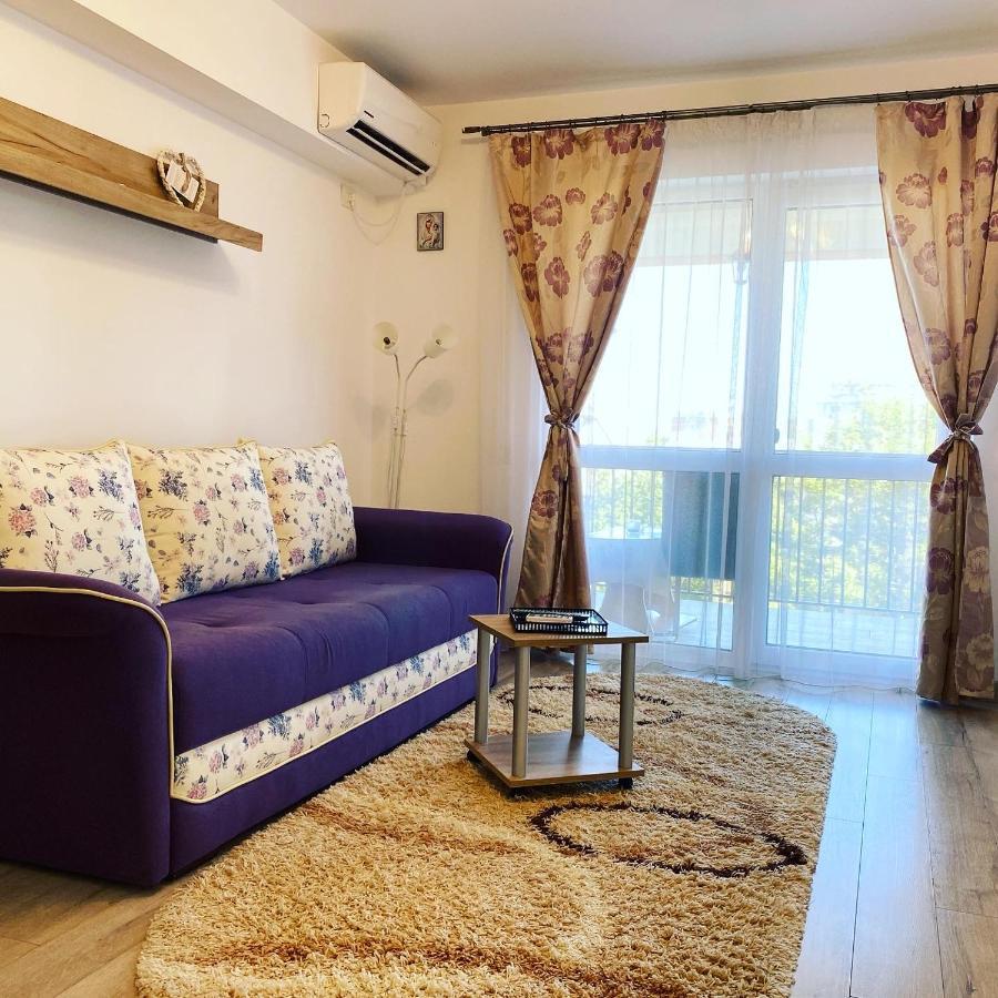 Luxury Apartments Newton By Glam Iasi Bagian luar foto